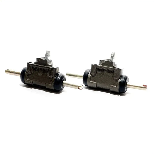 Pair of dark gray metal 13/16 rear wheel brake cylinders with black rubber seals and threaded shafts for toyota hilux