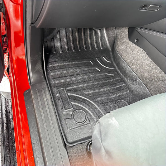 Black rubber 3d car mat with molded ridges and contours for isuzu d-max 2021-2023 footwell fit