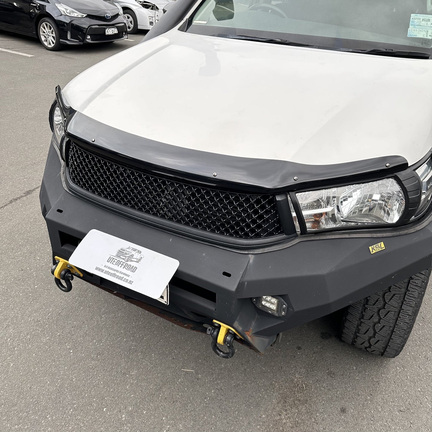 Bonnet Guard Protector Stone Toyota Hilux 2015-2020