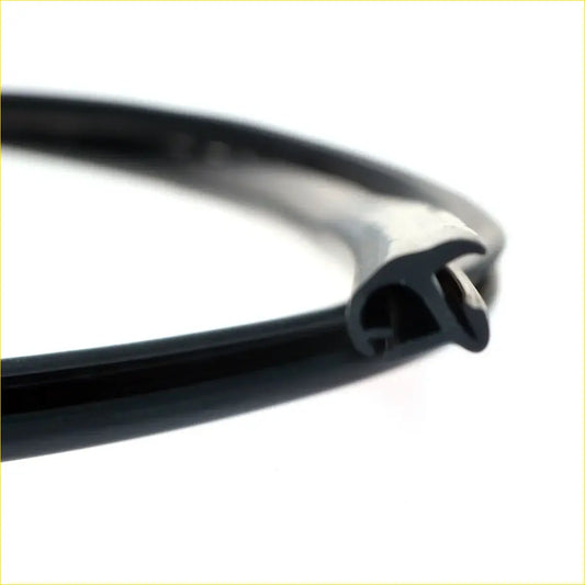 Black rubber weather stripping seal with u-shaped cross-section for fr windshield rubber molding toyota hilux 1997-2005