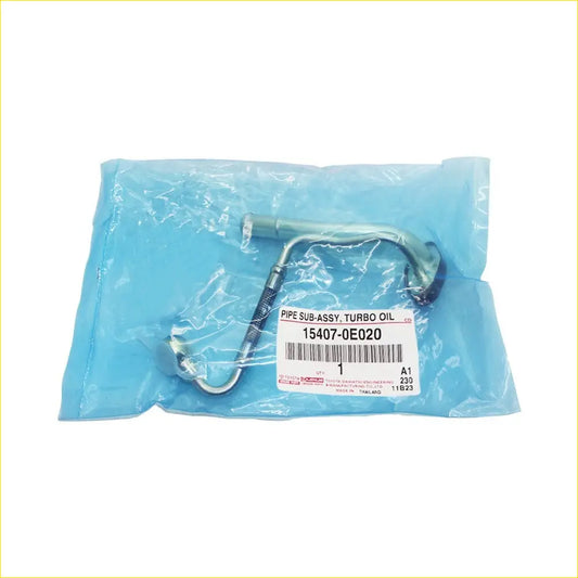 Silver metallic turbo oil feed and return pipe sub-assembly in blue bag for toyota hilux 1gd-ftv 2.8l with part 15407-oe020