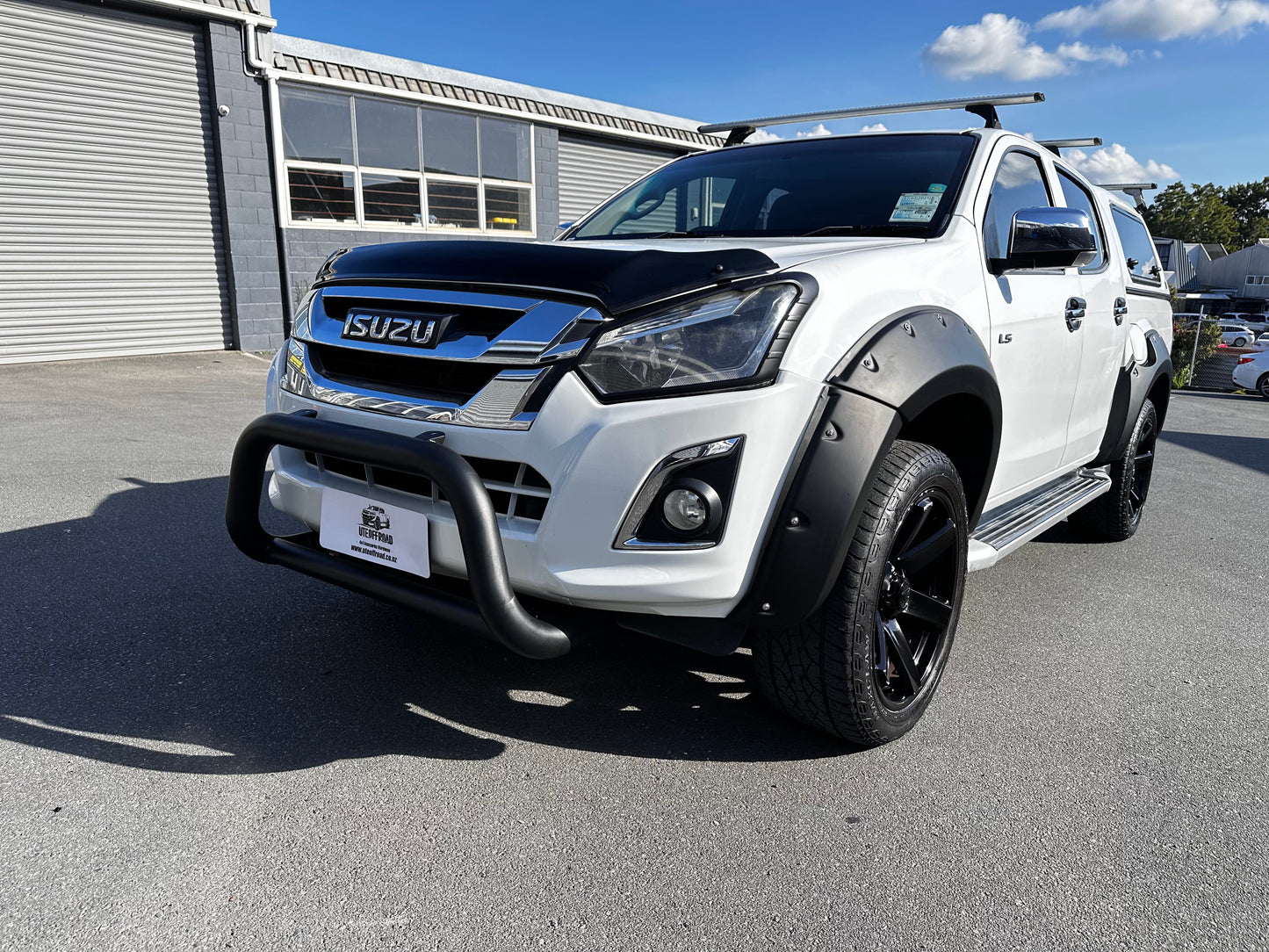 Nudge Bar Medium Size Isuzu D-Max 2012-2020 Matte Black