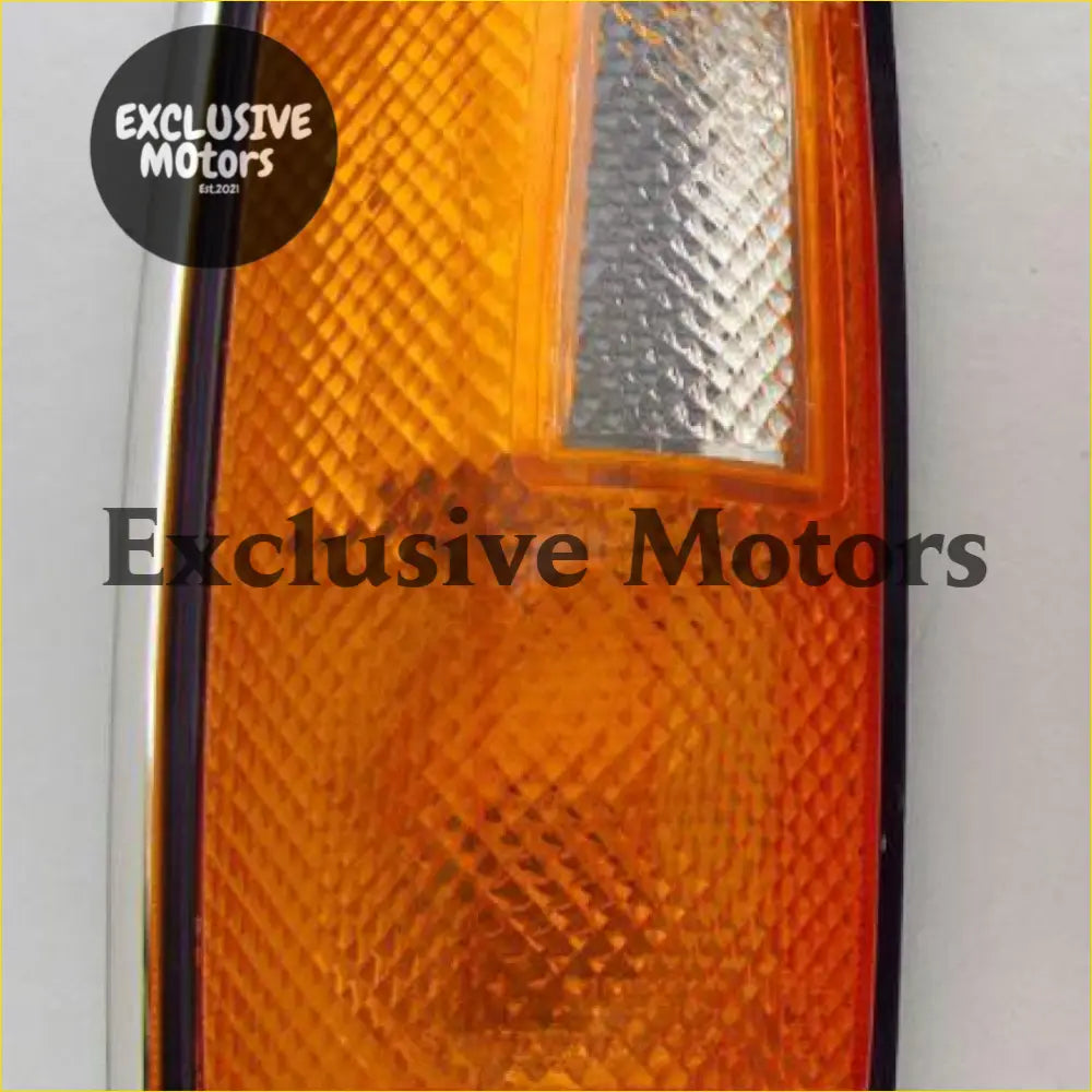 Right-Hand Corner Light Chrome for Nissan Navara (1986-1992) - Parts & Accessories