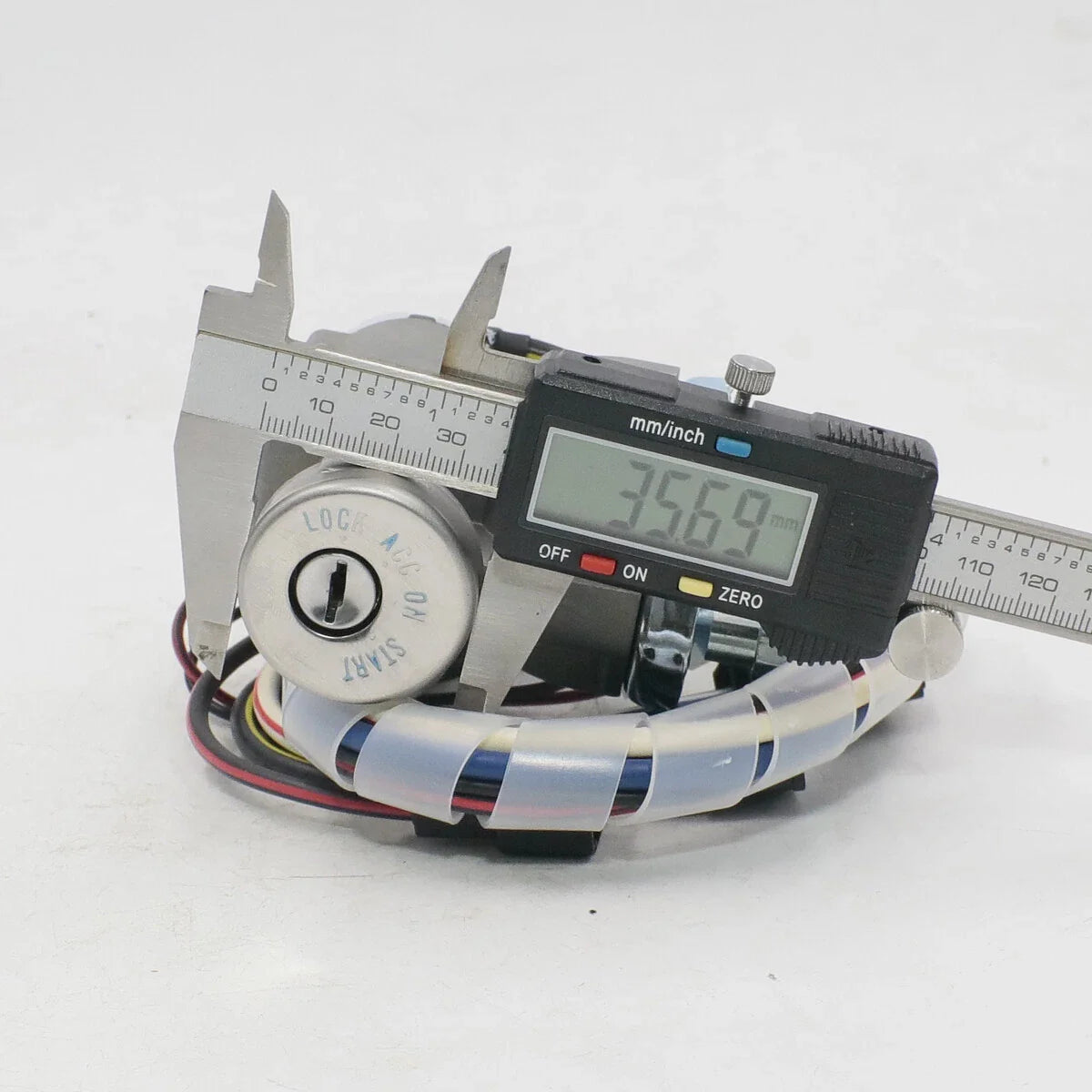 Ignition Switch Door Fuel Lid Lock Set for Mazda Bravo B2200 B2600 FD Courier Pickup