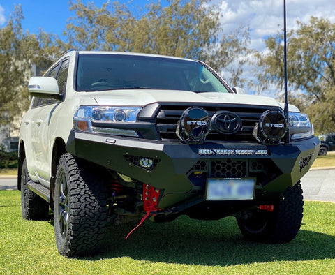 Offroad Animal Predator Bull Bar - Toyota LandCruiser 200 Series 2015-2021