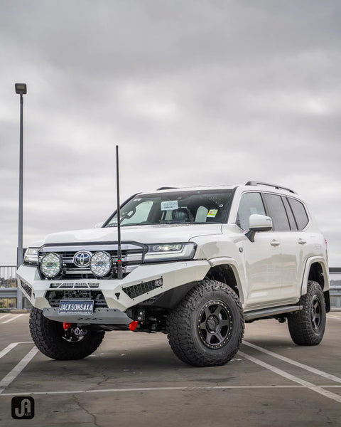 Offroad Animal Predator Bull Bar - Toyota LandCruiser 300 Series 2021+