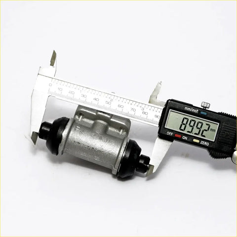 Silver metallic 11/16 rr wheel brake cylinder with black rubber seals measured 89.92 mm for nissan pulsar liberta villa coupe