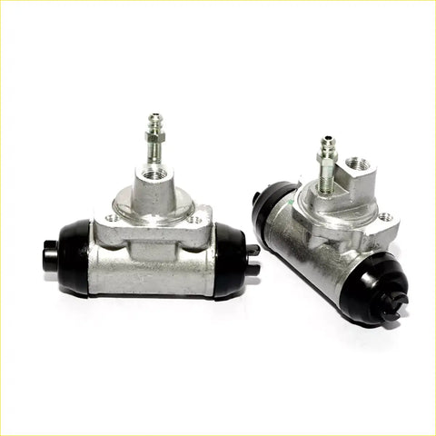 Silver and black 13/16 rear wheel brake cylinder for nissan atlas ud condor f23 with metallic finish shown from back side