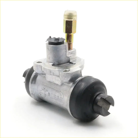 Silver metallic 15/16 rear wheel brake cylinder with black rubber seals and gold adjustment screw for Nissan Navara D21