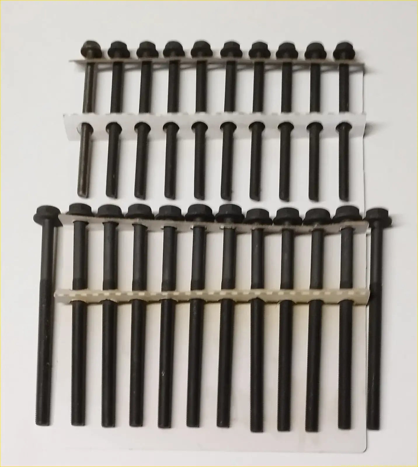 22 x HEAD GASKET & BOLTS for RANGER EVEREST 3.2 TDCi 20V - Gaskets