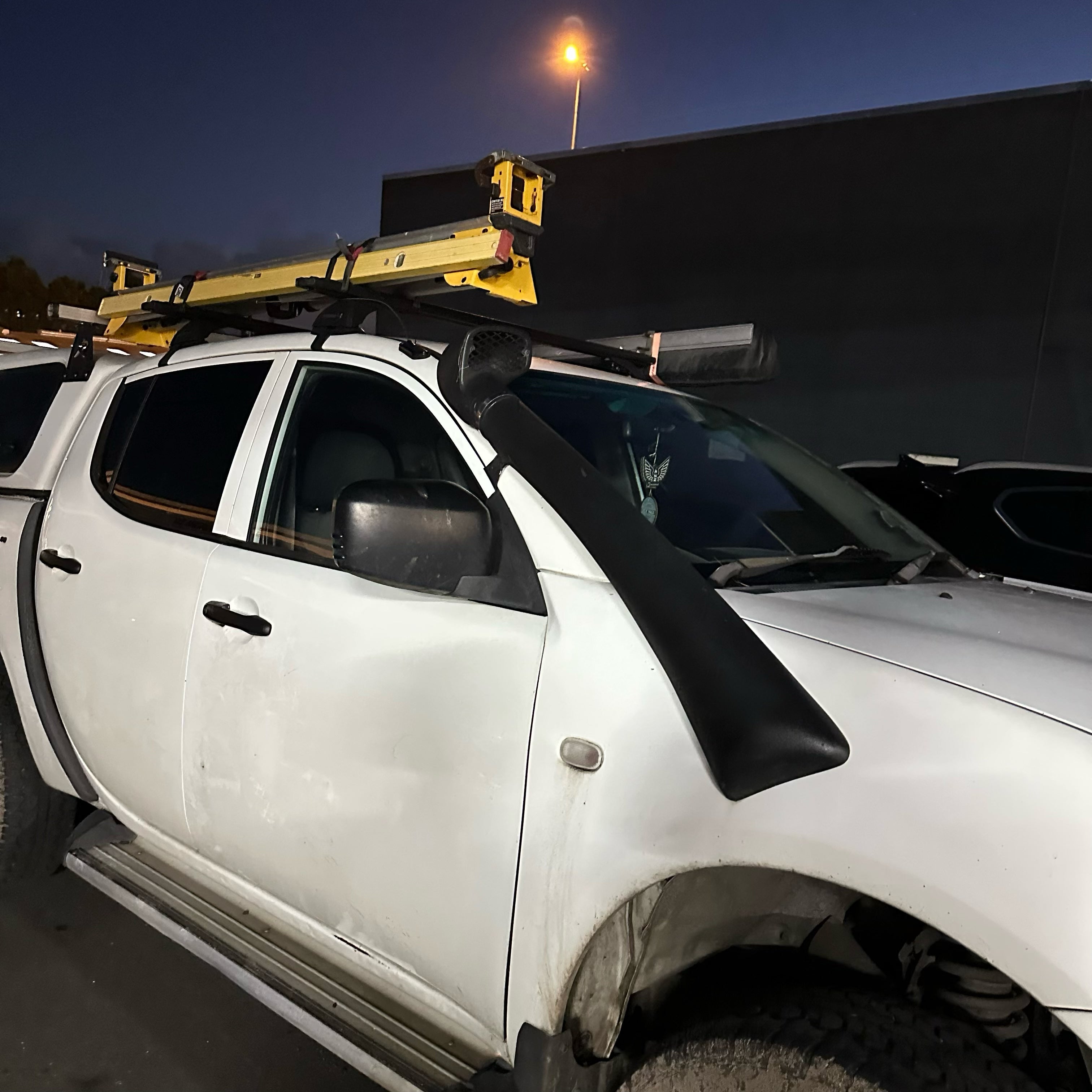 Heavy-Duty Offroad Snorkel for Mitsubishi Triton 2005-2015 Ute