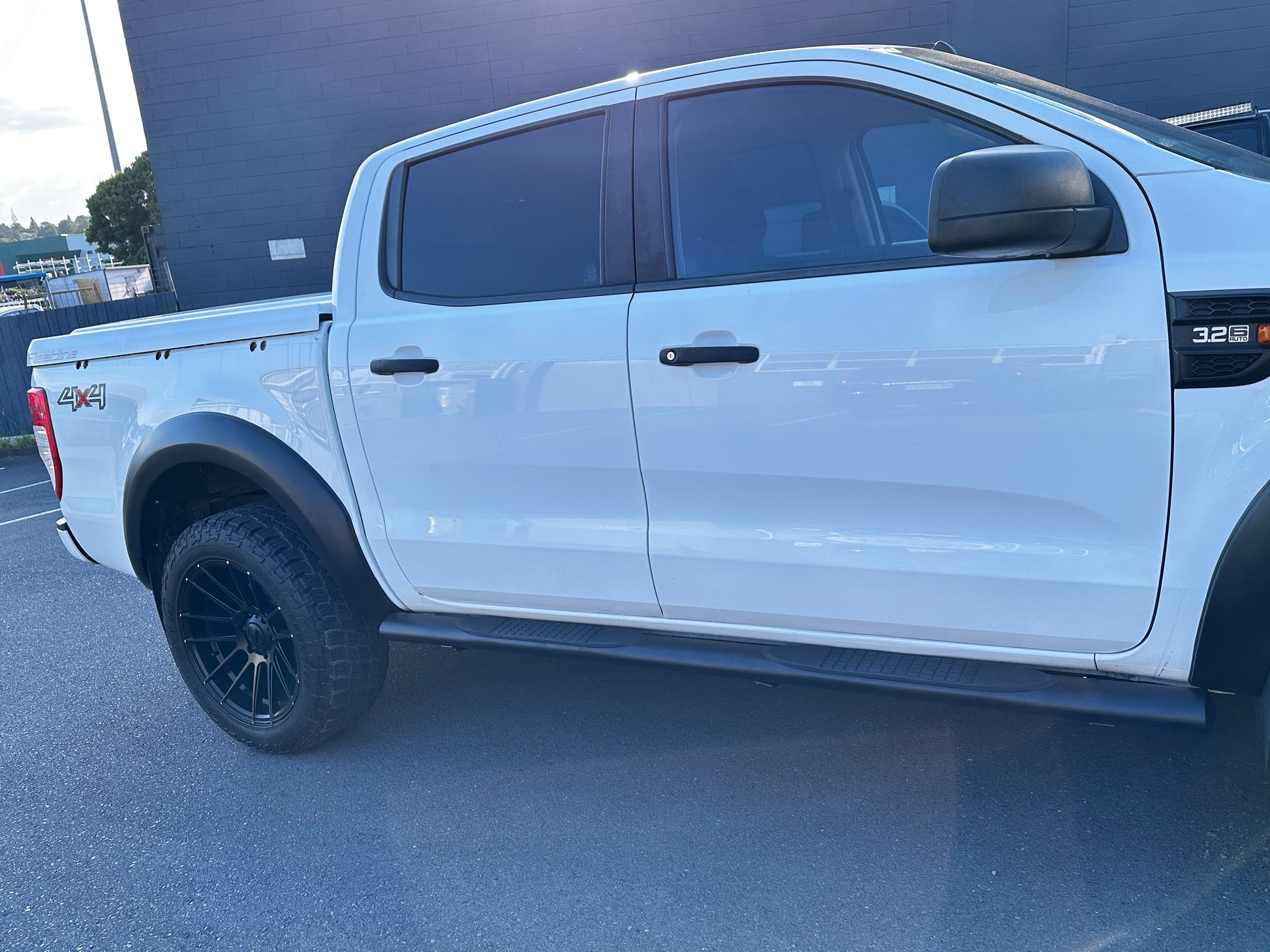 4‑inch Black Stainless Steel Oval Running Board for Ford Ranger