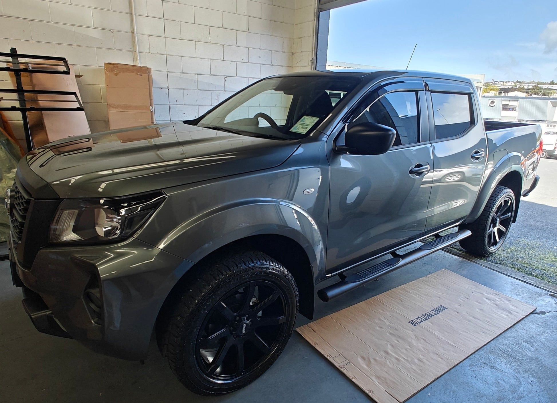 4‑inch Oval Tube Running Board Black Stainless Steel Hilux