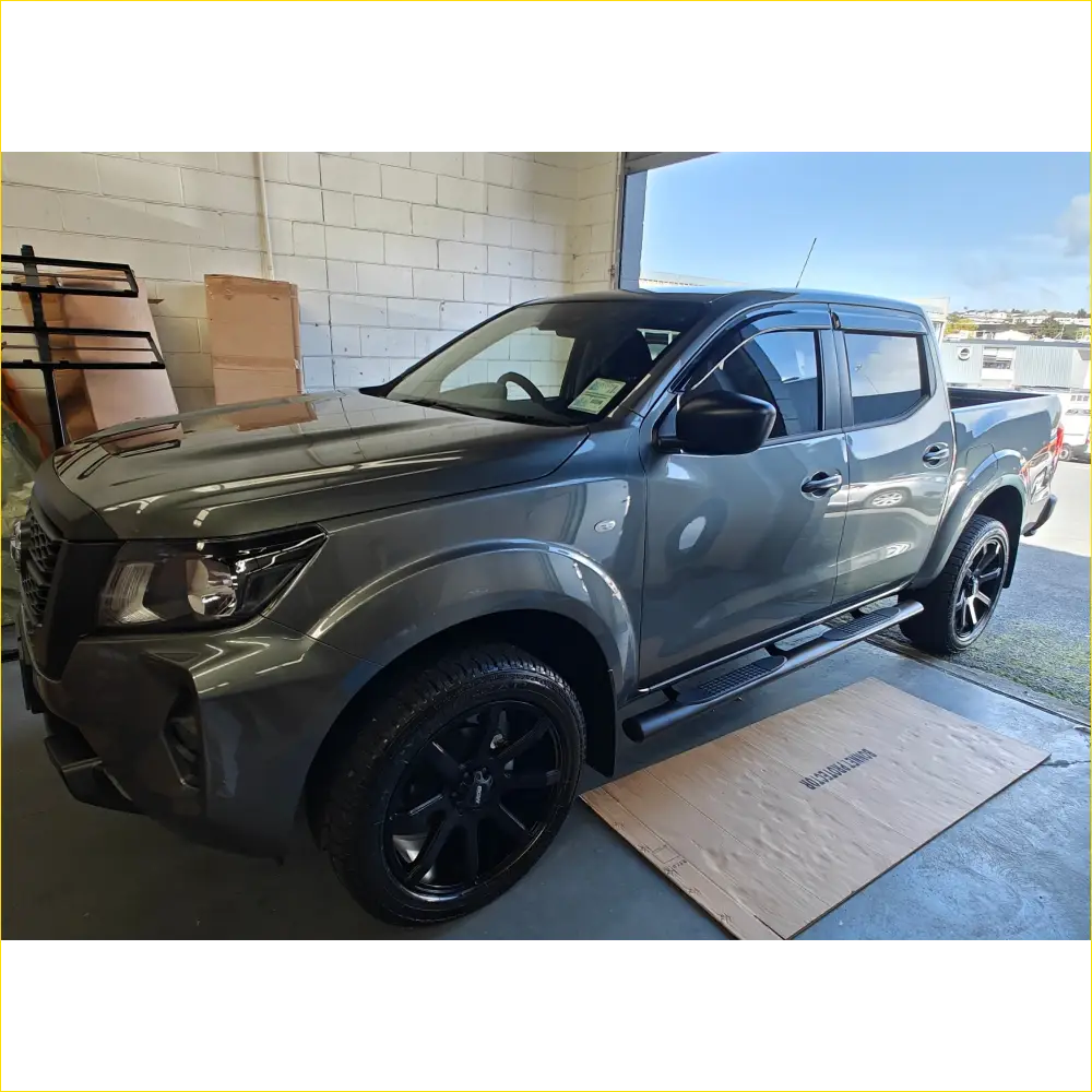 4‑inch Oval Tube Running Board Black Stainless Steel Hilux