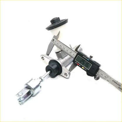 5/8 Clutch Master Cylinder for Toyota Hilux Double Cab 1997-2005 - Drivetrain