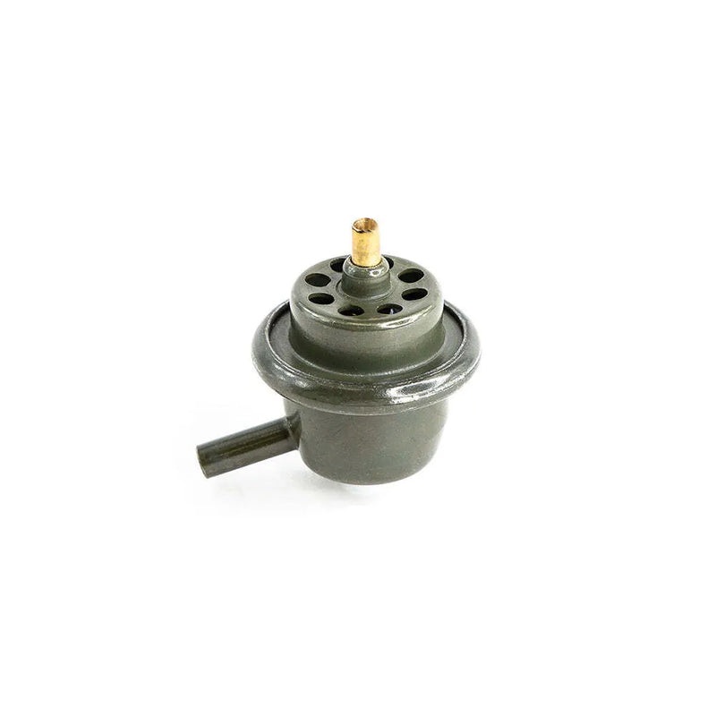 Deatschwerks Direct-Replacement Performance Regulator High Flow (Silverado 99-01)