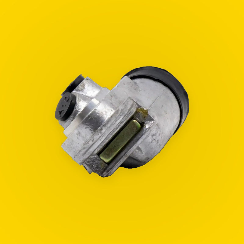 Front Lower LH Brake Cylinder for Nissan 520/521/620/720