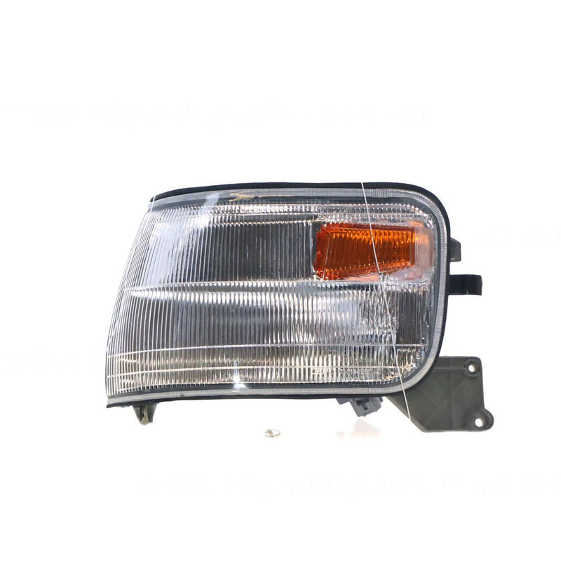 APG All Crash Front Park / Indicator Lamp Passenger Side