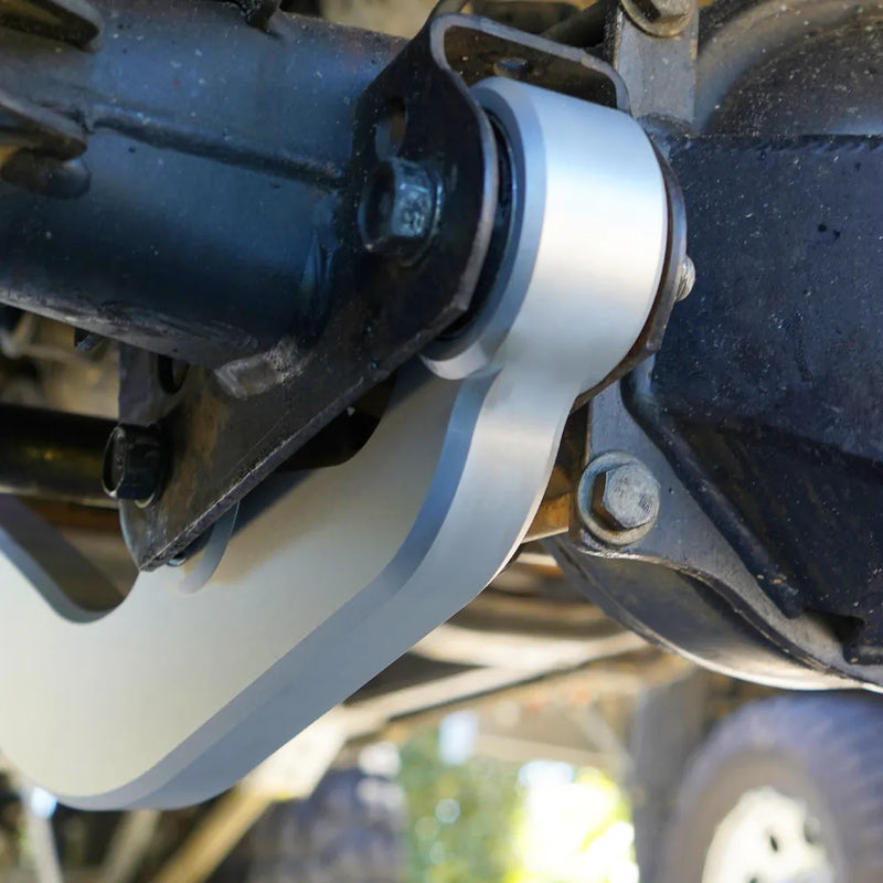 Superior Engineering Billet Series 7075-T6 Alloy Radius Arms — Toyota LandCruiser 76/78/79 Series 8/2016 on 6 Inch (150mm) Castor Correction (Curved Style Arms)