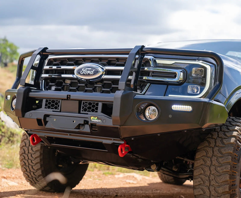 Ironman 4x4 Deluxe Bull Bar (Everest UB 22-24)