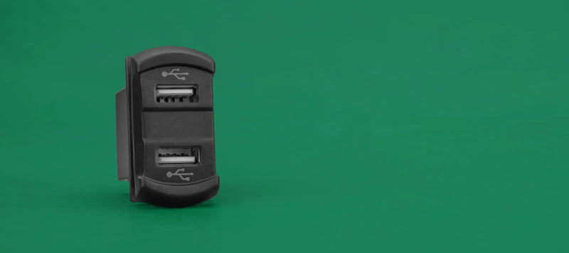 Stedi Dual Usb 4X4 Volt Meter Gauge Monitor