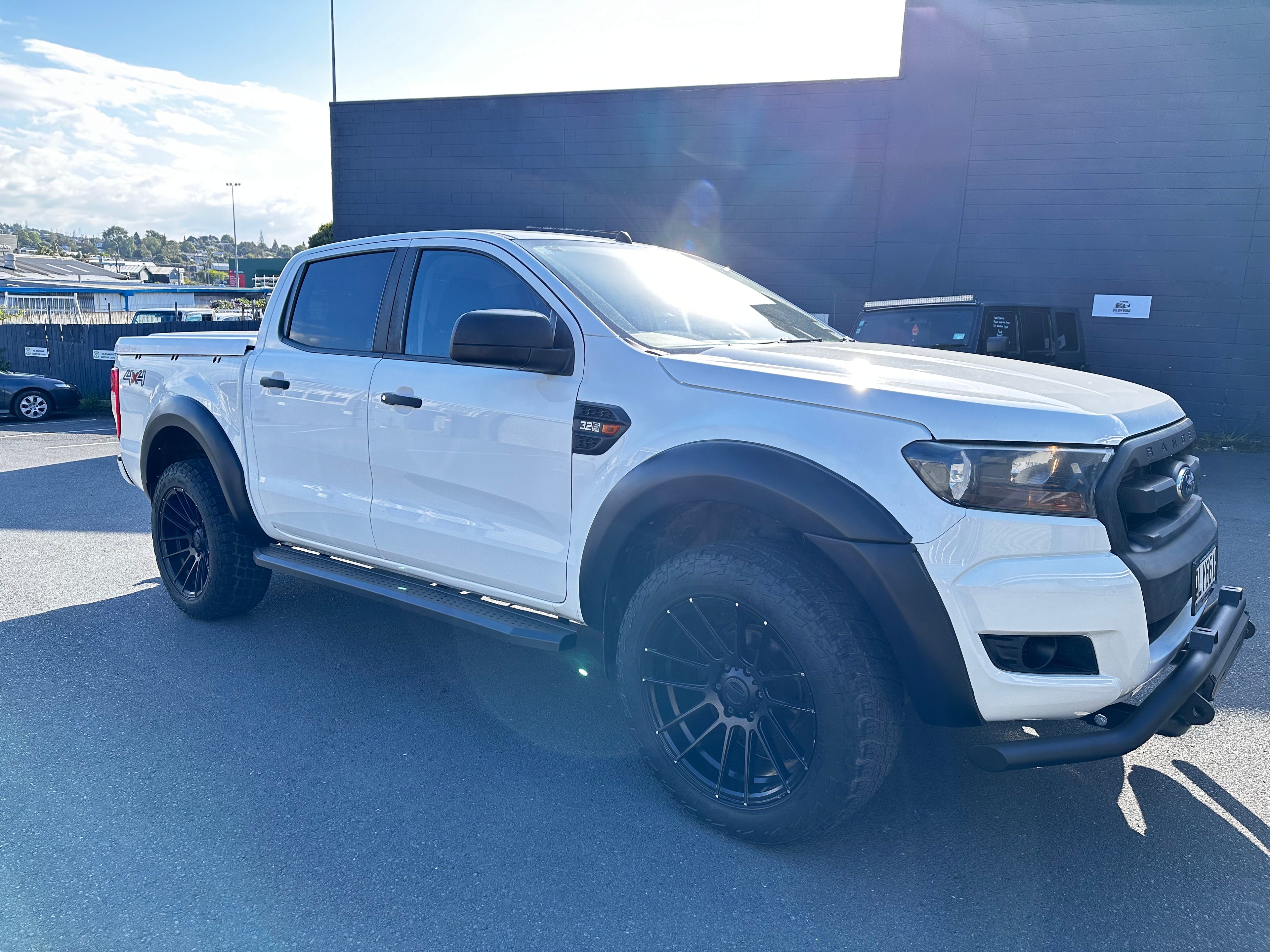 4‑inch Black Stainless Steel Oval Running Board for Ford Ranger