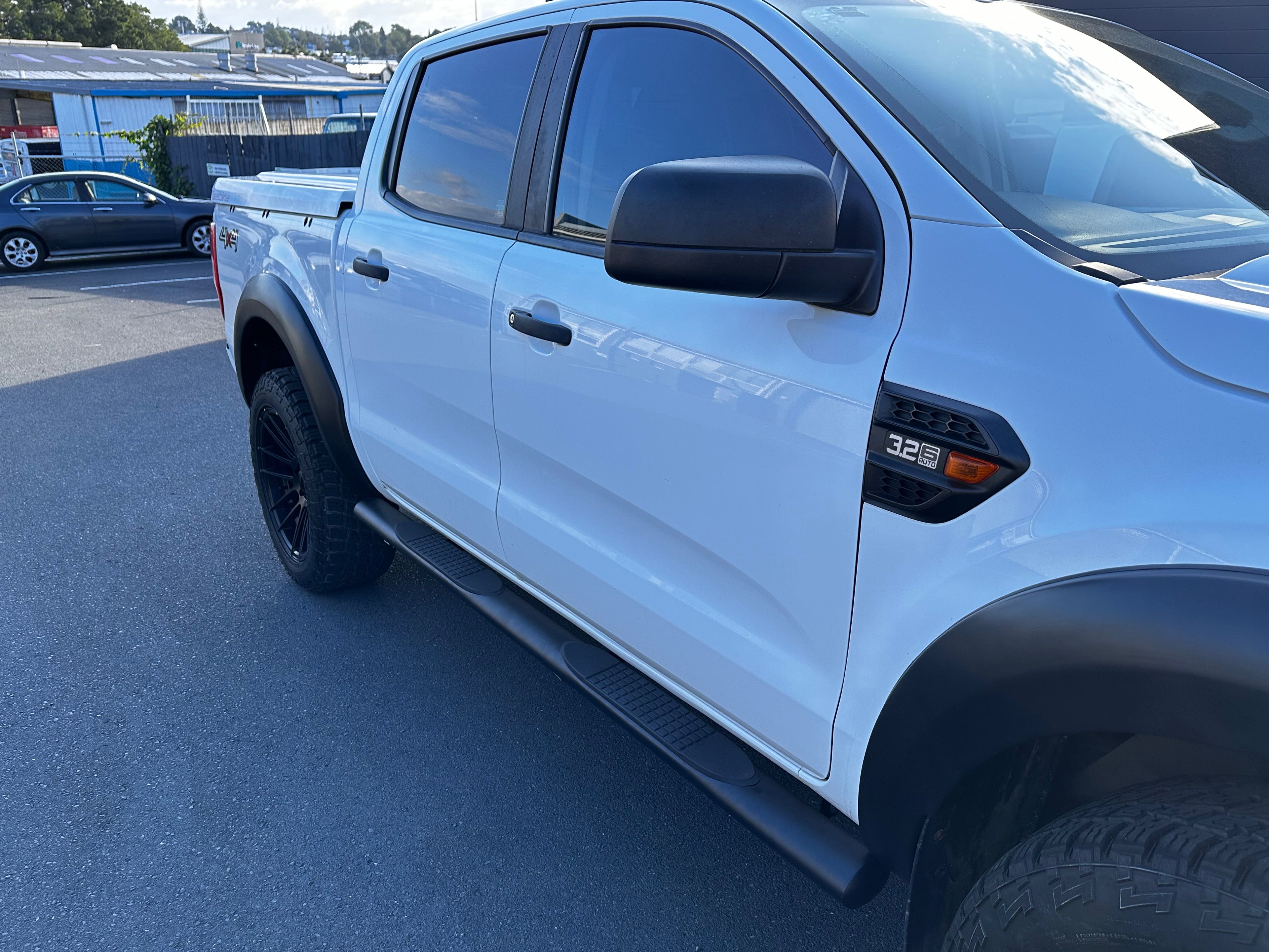 4‑inch Black Stainless Steel Oval Running Board for Ford Ranger