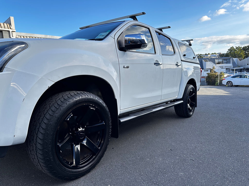 Running Board 4 inch Oval Tube Stainless Steel D-Max 2012-2020 Double Cab