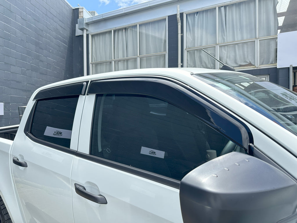 DOOR VISORS/ WINDOW MONSOONS Weather Shields Isuzu D-max 2012-2020