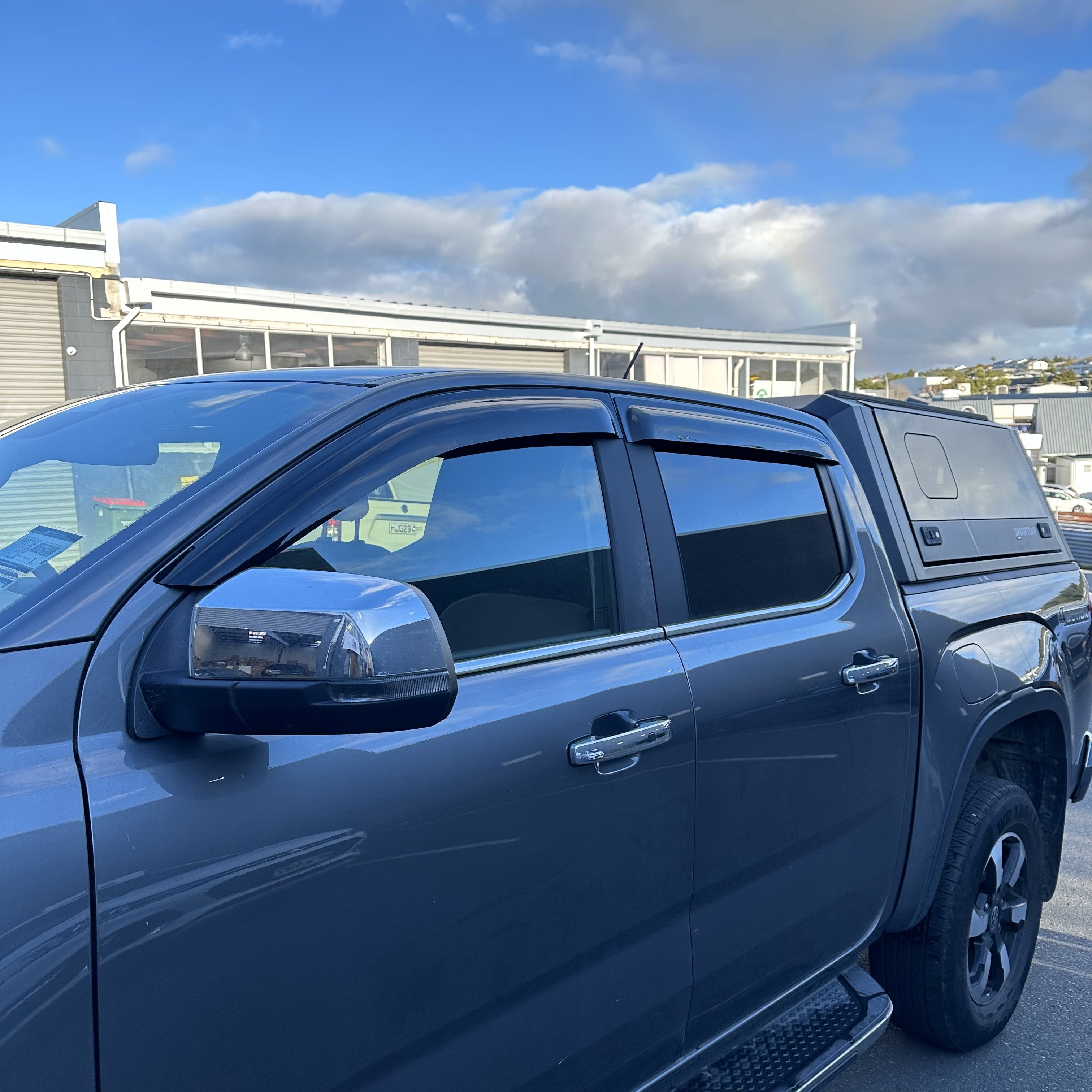 DOOR VISORS/ WINDOW MONSOONS Weather Shields Volkswagen Amarok 2010+