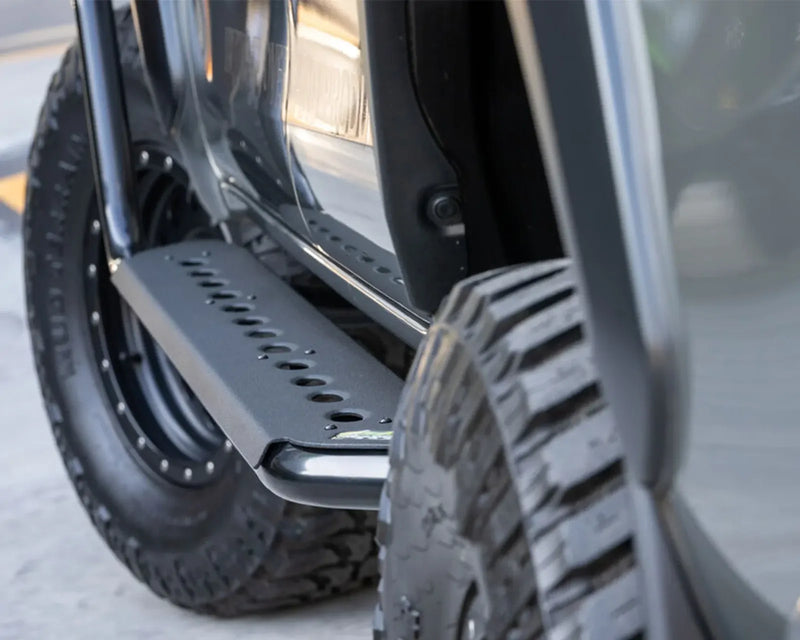 Ironman 4x4 Premium Side Steps & Rails (Triton MV 25-25)