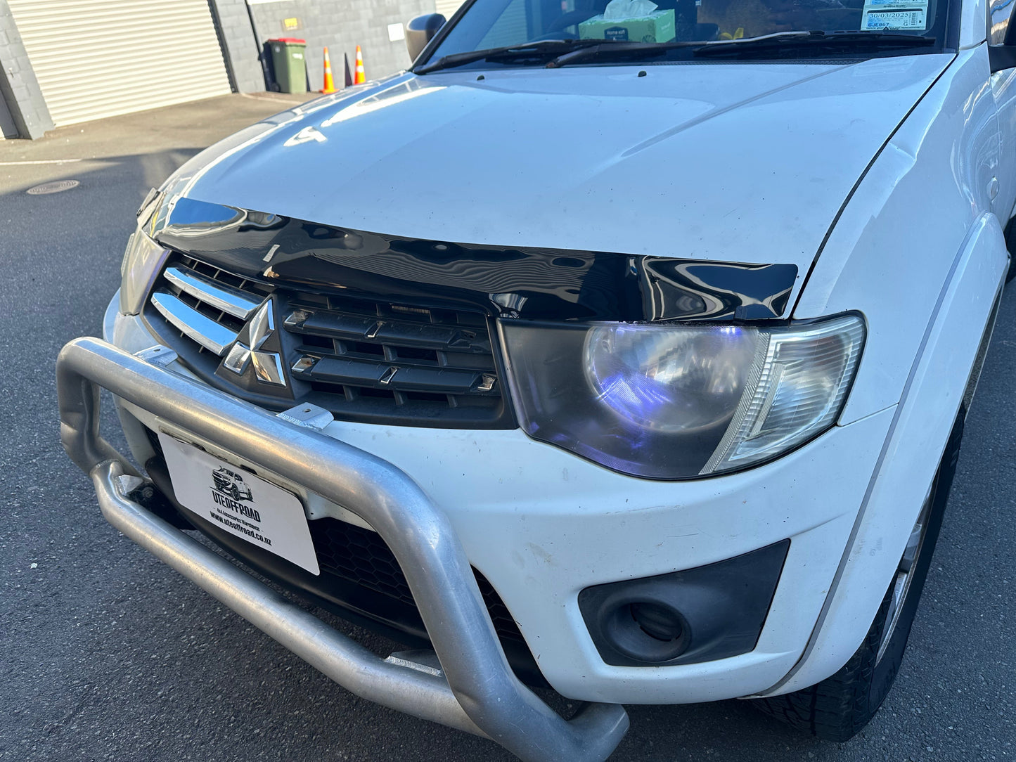 Bonnet Guard Protector Stone Mitsubishi Triton 2005-2015