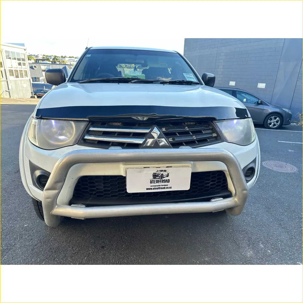 Bonnet Guard Protector Stone Mitsubishi Triton 2005-2015