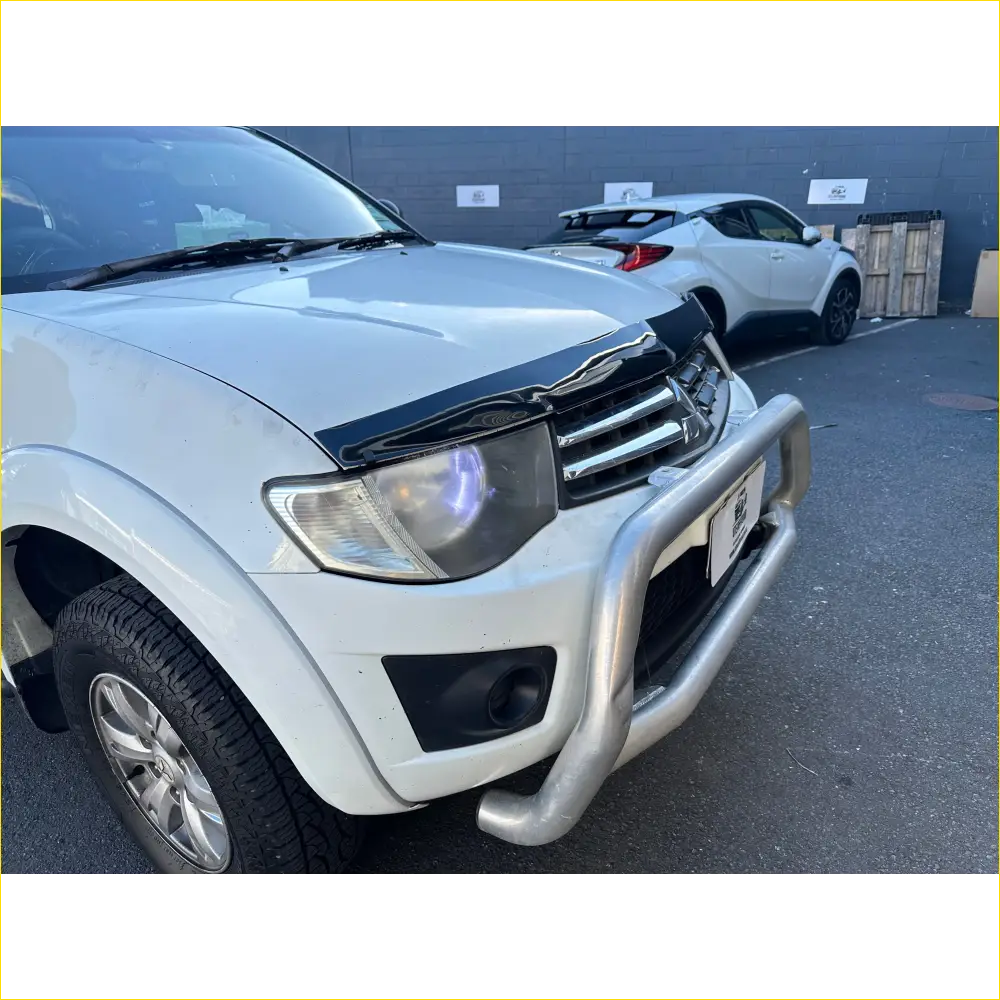 Bonnet Guard Protector Stone Mitsubishi Triton 2005-2015