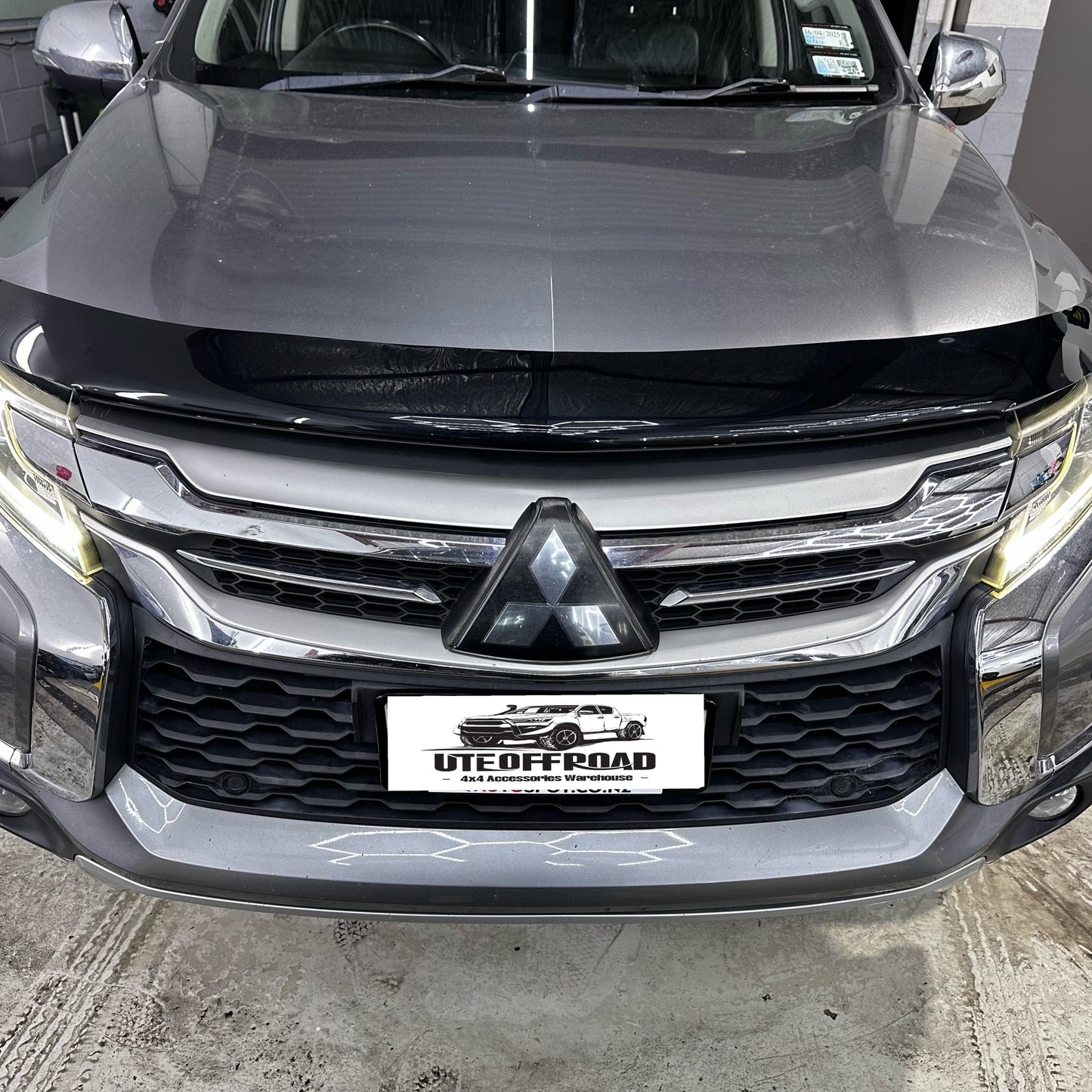 Bonnet Guard Protector Stone Mitsubishi Triton MQ 2015-2018