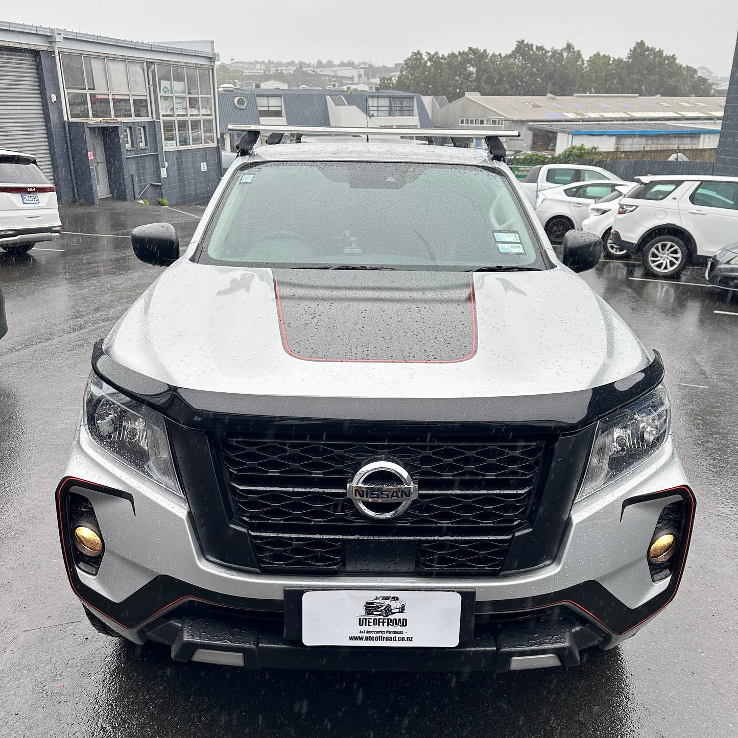 Bonnet Guard Protector Stone Nissan Navara 2021-2025