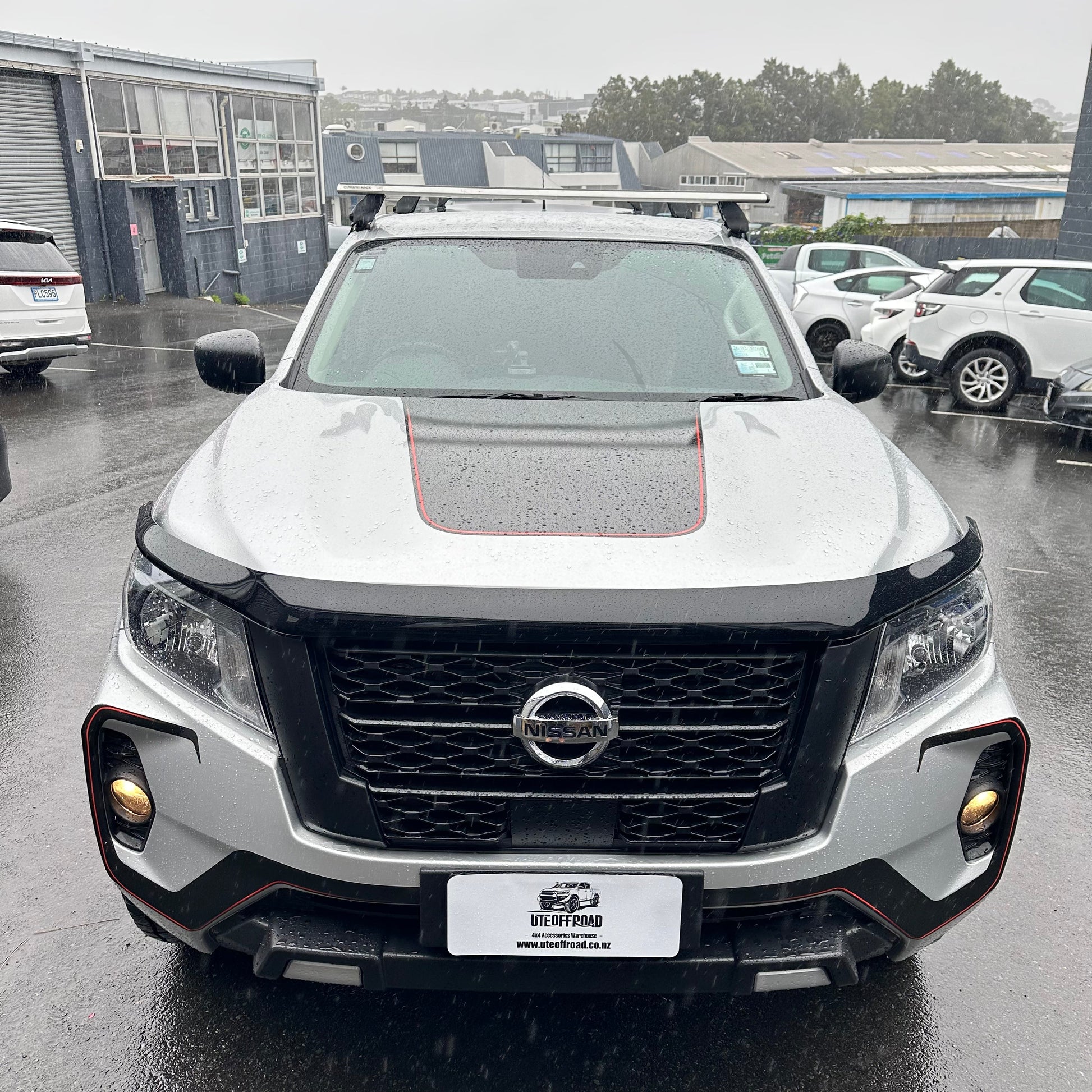 Bonnet Guard Protector Stone Nissan Navara 2021-2025