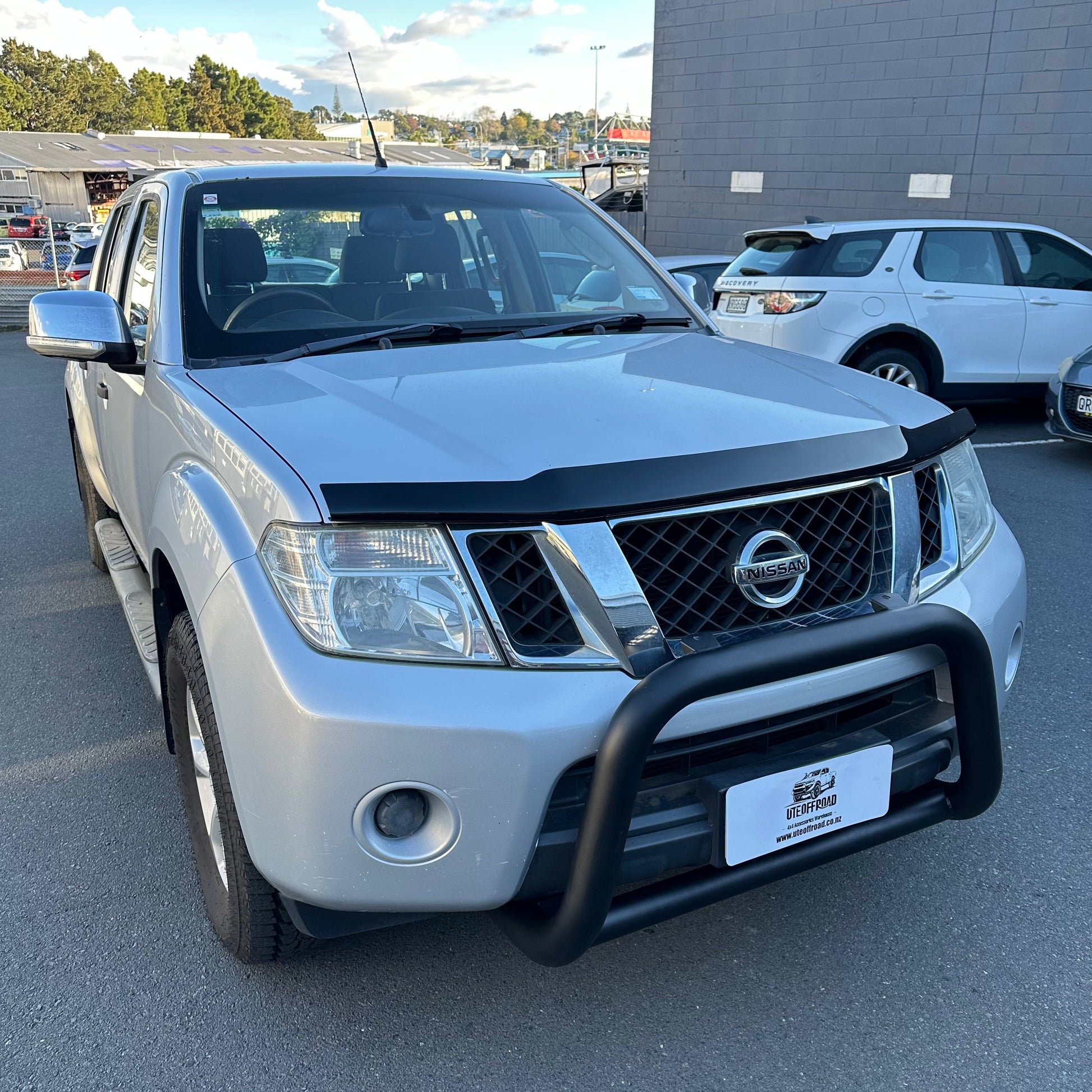 Bonnet Guard Protector Stone Nissan Navara D40 2005-2015 Thai