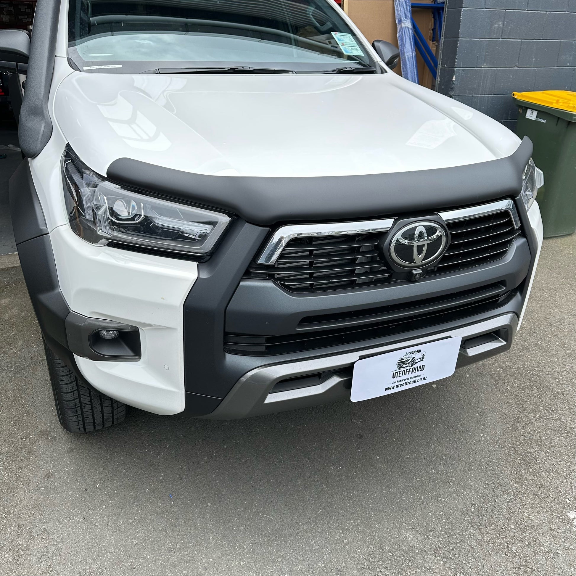 Bonnet Guard Protector Stone Toyota Hilux 2021+ Matte Black