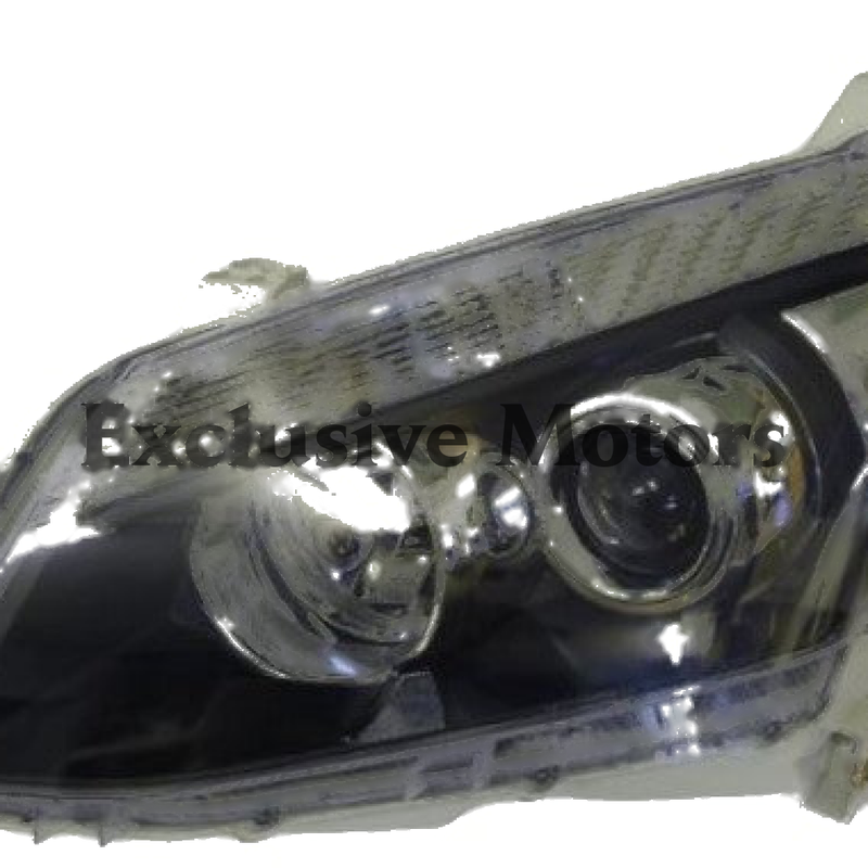 Isuzu D-Max Left-Hand Headlight (2011-2016)