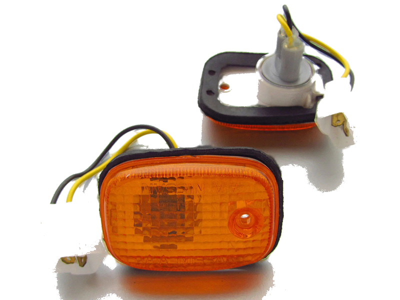 Nissan Navara D21 (1986-1997) - 2 x Guards Amber Side Turn Signal Lights