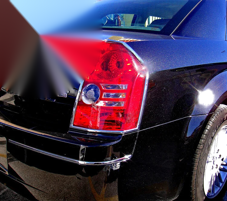 Chrysler 300 Tailights Trim Bezel Cover (2005-2007)