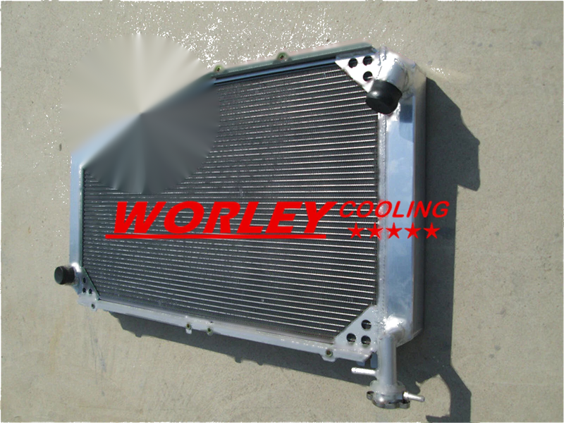 Nissan Patrol Y60 GQ 2.8L RD28T 44mm Radiator & Blue Hose (1994-1997)