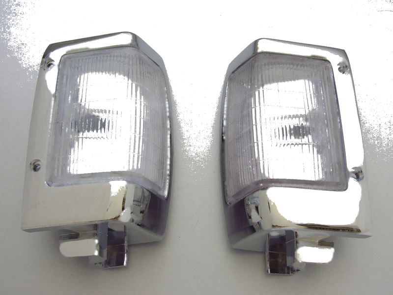 Nissan Navara D21 Chrome Front Corner Light Signal Indicator (1992-1997)
