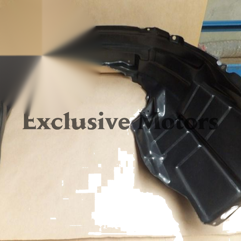 Mitsubishi Outlander Right-Hand Guard Liner (2006)