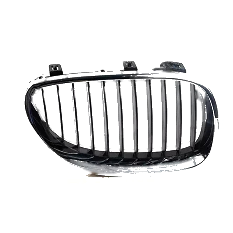 BMW 5-Series E60 / E61 Pair Chrome/Black Front Grille (2004–2009)
