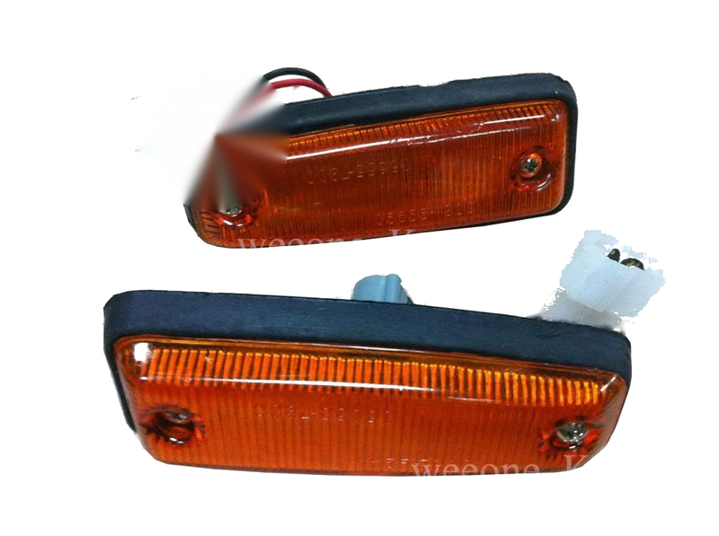 Toyota Corolla KE30 KE35 KE36 KE37 Side Marker Turn Signal Light (1970-1982)