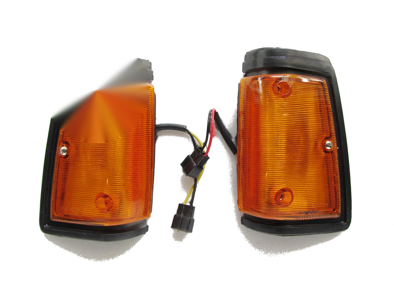 Datsun 720 (New) 2 x Lights Front Corner Signal Lights