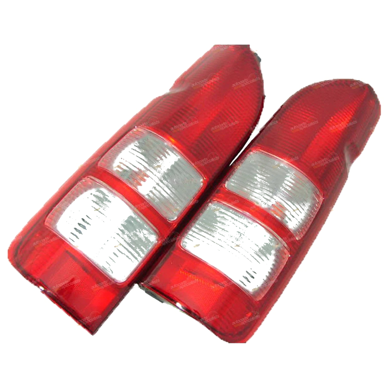 Toyota Hiace Tail Light / Pair / Tail Light (04–18)