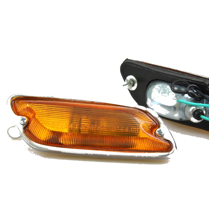 Toyota Corolla KE10 / KE11 / KE15 / KE17, Corona RT40 1966-1970 Side Marker Light L/R